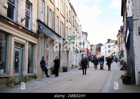 High Street, Stroud, Gloucestershire, England. - 13 January 2023 Picture by Thousand Word Media/Andrew Higgins Stock Photo