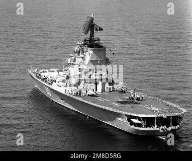 A port quarter view of the Soviet Moskva class helicopter cruiser Leningrad underway. Country: Mediterranean Sea (MED) Stock Photo