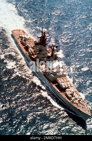 An aerial starboard bow view of a Soviet Kynda class guided missile cruiser underway. Country: Mediterranean Sea (MED) Stock Photo