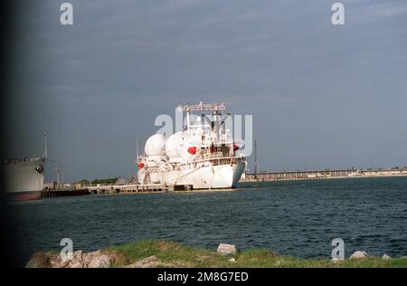 A starboard bow view of the Military Sealift Command missile range instrumentation ship USNS REDSTONE (T-AGM 20) docked at a pier. Base: Cape Canaveral State: Florida(FL) Country: United States Of America (USA) Stock Photo