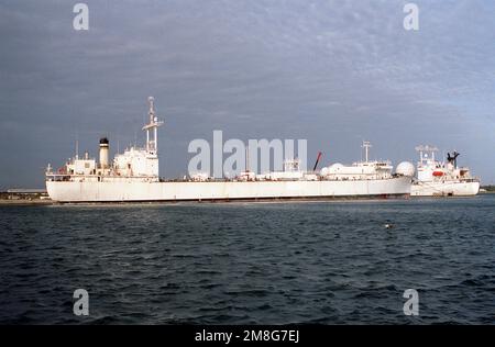 A starboard beam view of the Military Sealift Command miscellaneous ship USNS VANGUARD (T-AG 194) docked at a pier. Base: Cape Canaveral State: Florida(FL) Country: United States Of America (USA) Stock Photo