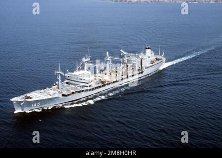 A port bow view of the Military Sealift Command (MSC) fleet oiler USNS HASSAYAMPA (T-AO-145) underway in the bay. Base: Naval Station, Subic Bay State: Luzon Country: Philippines (PHL) Stock Photo