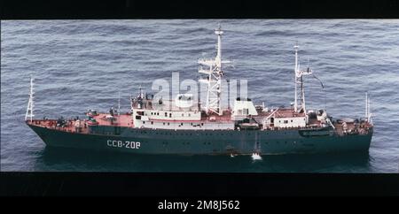Aerial port side view of the Russian Navy Pacific Fleet Vishnya class intelligence collection ship Kuriliy (SSV-208). Country: Pacific Ocean (POC) Stock Photo