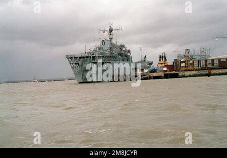 A starboard quarter view of the tank landing ship HMS SIR PERCIVALE (L-3036) tied up to the jetty at the Portsmouth Naval Base. Base: Portsmouth Country: England / Great Britain (ENG) Stock Photo