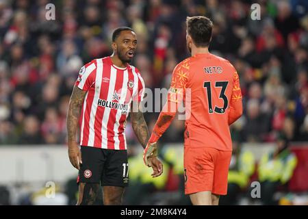 Brentford's Ivan Toney (left) and Bournemouth goalkeeper Murara Neto exchange words during the Premier League match at the Gtech Community Stadium, London. Picture date: Saturday January 14, 2023. Stock Photo