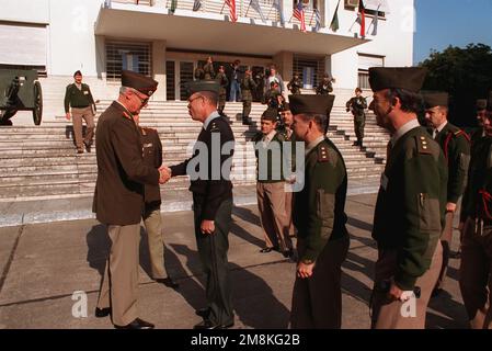 Argentina Peacekeeping Operation...LT. GEN. Martin Antonio Balza, Argentina CHIEF of STAFF, and MAJ. GEN. Lawson W. Magruder III, US Army South Panama, on the steps of the Escuela Superior De Guerra during the PKO 95. Base: Buenos Aires Country: Argentina (ARG) Stock Photo