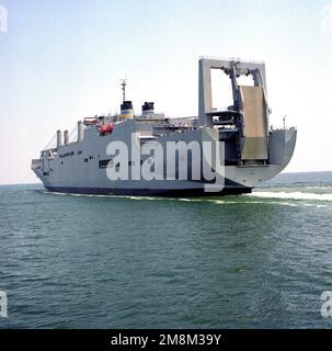 Port quarter view of the Military Sealift Command (MSC) vehicle transport ship USNS Gordon (T-AKR-296) underway during power trials. Country: Atlantic Ocean (AOC) Stock Photo