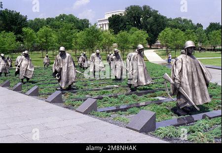 Korean War Veterans Memorial - 19 stainless steel soldiers photo 2