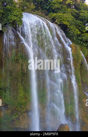 Ban Gioc waterfall on the border of Vietnam and China Stock Photo