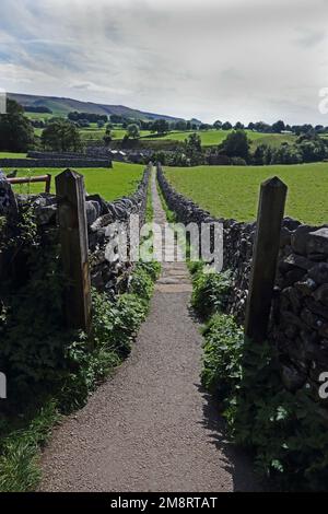 Footpath leading from Grassington to Linton Falls Stock Photo