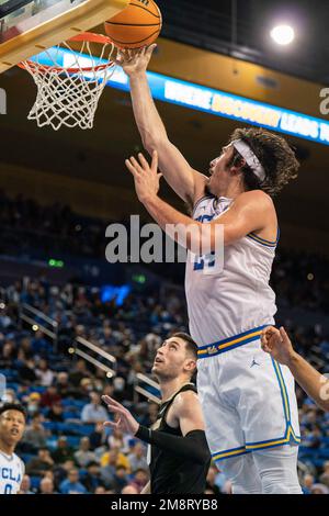 UCLA Bruins guard Jaime Jaquez Jr. (4) shoots the ball during an NCAA ...