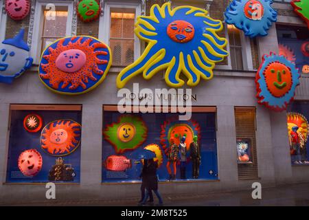 London, UK. 14th Jan, 2023. Banners with artwork by Yayoi Kusama decorate Bond  Street as fashion giant Louis Vuitton launches its collaboration with the  renowned Japanese artist. (Photo by Vuk Valcic/SOPA Images/Sipa