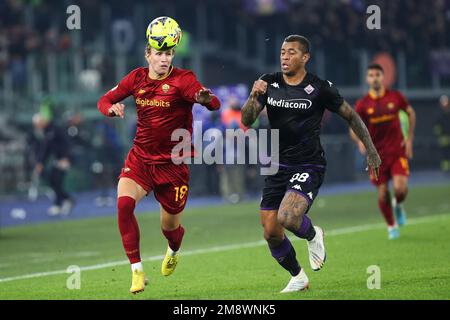 Ola Solbakken of Roma (L) vies for the ball with Igor Julio Dos Santos De Paulo of Fiorentina (R) during the Italian championship Serie A football match between AS Roma and ACF Fiorentina on January 15, 2023 at Stadio Olimpico in Rome, Italy - Photo Federico Proietti / DPPI Stock Photo