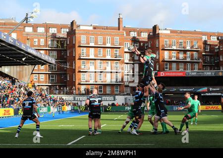 Cardiff, UK. 15th Jan, 2023. A general view of a lineout. European challenge cup rugby, pool A match, Cardiff Rugby v Newcastle Falcons at the BT Sport Cardiff Arms Park in Cardiff, Wales on Sunday 15th January 2023. pic by Andrew Orchard/Andrew Orchard sports photography/Alamy Live news Credit: Andrew Orchard sports photography/Alamy Live News Stock Photo