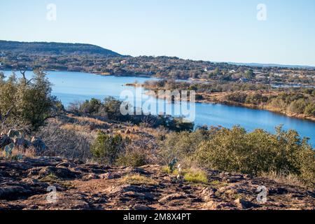 Texas Hill Country hiking trail with a panoramic view of Inks Lake. A bright sunny day in Autumn at Inks Lake State Park Burnet Texas. Stock Photo