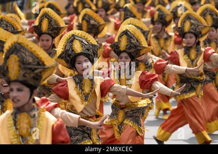 Sinulog Festival Street dancers during the 2023 Grande Parade, Cebu City, Philippines Stock Photo