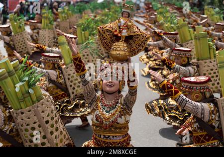 Sinulog Festival Street dancers during the 2023 Grande Parade, Cebu City, Philippines Stock Photo