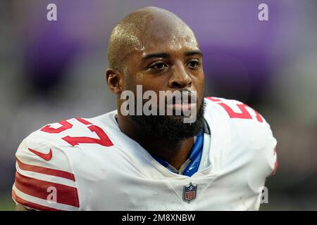 New York Giants linebacker Jarrad Davis (57) walks across the