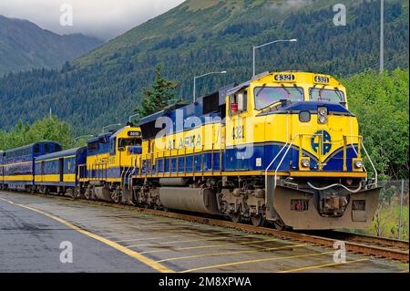 Alaska Railroad, locomotive and passenger cars, Seward, Kenai Peninsula, Southeast Alaska, Alaska, USA Stock Photo