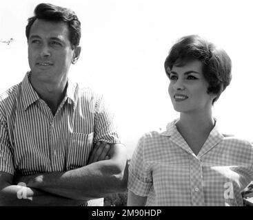 Vieille Photo De Star : Rock Hudson Et Gina Lollobrigida Dans Les Années 1900