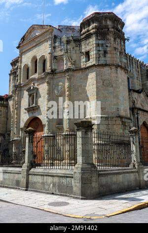 The Church of the Society of Jesus in the historic center of the city of Oaxaca, Mexico. Building begun about 1579 but has been severely damaged by ea Stock Photo