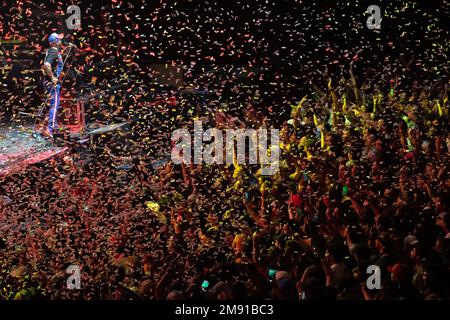 Santiago, Santiago, Chile. 14th Jan, 2023. People attend to the concert of Damas Gratis, during Frontera Music Festival in Santiago, Chile. (Credit Image: © Matias Basualdo/ZUMA Press Wire) EDITORIAL USAGE ONLY! Not for Commercial USAGE! Stock Photo