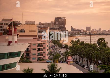 The Beach front with Hotels at the Pattaya Bay and Beach road in the city of Pattaya in the Province of Chonburi in Thailand,  Thailand, Pattaya, Nove Stock Photo