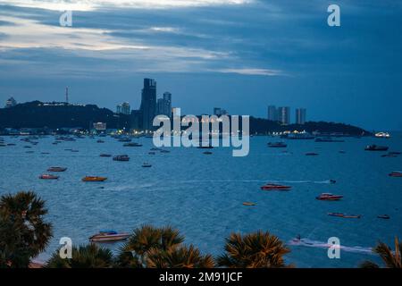 The Beach front with Hotels at the Pattaya Bay and Beach road in the city of Pattaya in the Province of Chonburi in Thailand,  Thailand, Pattaya, Nove Stock Photo