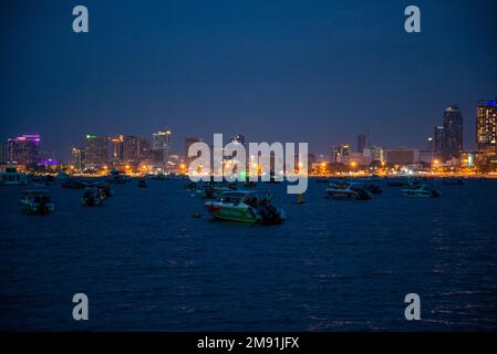 The Beach front with Hotels at the Pattaya Bay and Beach road in the city of Pattaya in the Province of Chonburi in Thailand,  Thailand, Pattaya, Nove Stock Photo