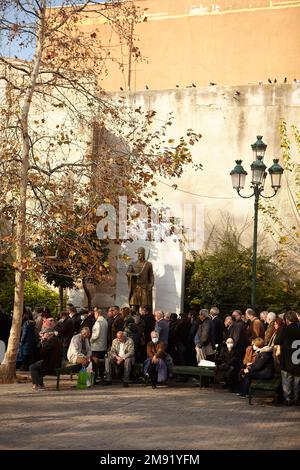 greeks  outside Metropolitan Cathedral of Athens to attend the funeral service for former Greek King Constantine II Stock Photo