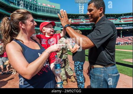 Red Sox Foundation Run to Home Base at Fenway Park Stock Photo - Alamy