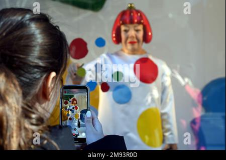 Creepy life-like robot of artist Yayoi Kusama spotted painting