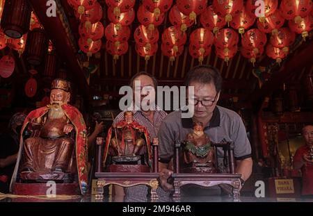 Bogor, Indonesia. 16th Jan, 2023. Indonesian Chinese man prepare cleans a statues during preparations for the Chinese Lunar New Year at Dhanagun Temple in Bogor, West Java, Indonesia on January 16, 2023. Indonesian Chinese people are preparing to welcome the Chinese Lunar New Year, which falls on 22 January 2023. (Photo by LENNY KEN MARHAENIS/INA PHOTO AGENCY/SIPA USA) Credit: Sipa USA/Alamy Live News Stock Photo