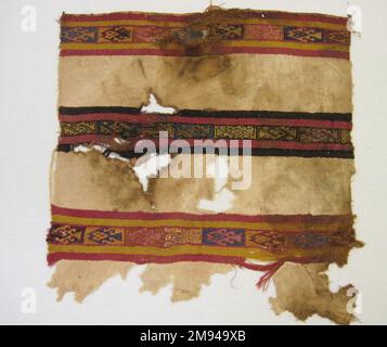 Textile Fragment, undetermined Chimú. , 1000-1532. Cotton, camelid fiber, 15 9/16 × 16 in. (39.5 × 40.6 cm).   Arts of the Americas 1000-1532 Stock Photo