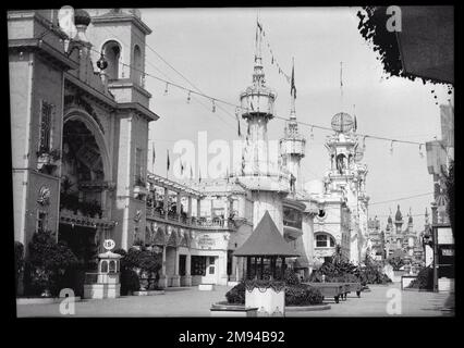 Luna Park Eugene Wemlinger. , 1909. Cellulose nitrate negative    1909 Stock Photo