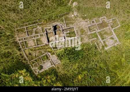 Eyguieres (south-eastern France): aerial view of the remains of the gallo-roman villa of Saint-Pierre-de-Vence, Roquemartine Plain, small Valley of Gl Stock Photo