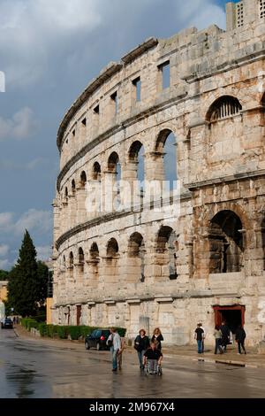 External view of the Roman amphitheatre at Pula, on the western coast of Istria, Croatia.  It was built in the first century AD and is the best preserved ancient monument in Croatia.  It is still used today as a theatre, film and concert venue, seating around 5000 people. Stock Photo