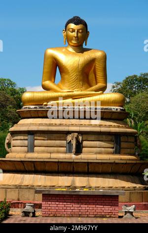 A seated Buddha in the Vihara Maha Devi Park, Colombo, Sri Lanka. Stock Photo