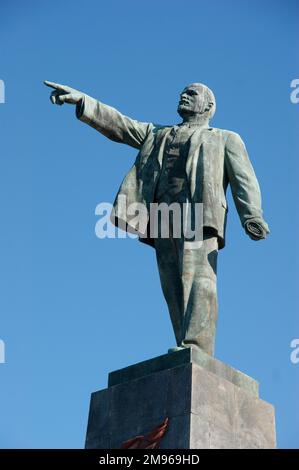 Statue of the Communist leader Vladimir Ilyich Lenin (1870-1924) on the Lenin Monument in Sevastopol, Ukraine. Stock Photo