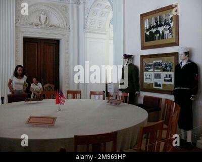 View of the conference table in the Livadia (Livadija) Palace, Yalta, Ukraine, where the historic February 1945 meeting took place between Stalin, Roosevelt and Churchill.  Today the palace houses a museum, but it is sometimes used by the Ukrainian authorities for international summits.  At one time it was a summer retreat of the last Russian tsar, Nicholas II, and his family (building was completed in 1911). Stock Photo