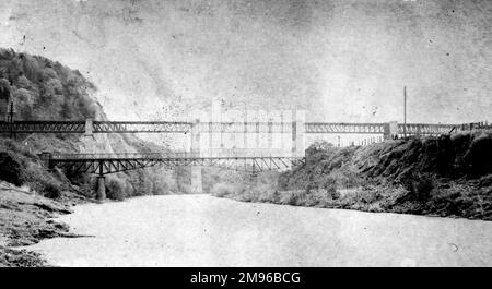 View of Taff's Well Viaduct, also known as Walnut Tree Viaduct, near Cardiff, Glamorgan, South Wales.  This was a railway viaduct crossing the canal, built in 1901 and demolished in 1969 to make way for a trunk road. Stock Photo