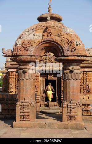 India, Orissa, Bhubaneswar:  Portal of the Mukteswar Shiva temple (10th century). Stock Photo