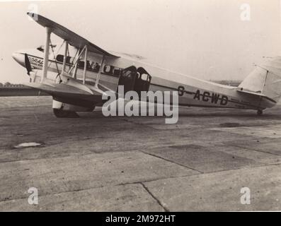 Dh86 de Havilland DH86 Express Air Liner, G-ADCM Draco, of Imperial Airways ...