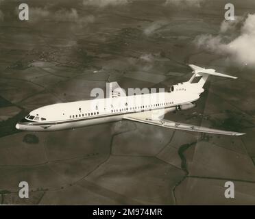 Hawker Siddeley HS121 Trident 3B, under test as G-BAJM, in People’s Republic of China markings. Stock Photo