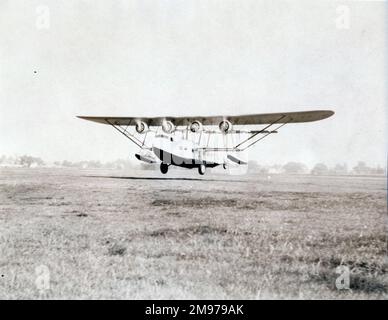 Sikorsky S40 of Pan American Airways Stock Photo - Alamy