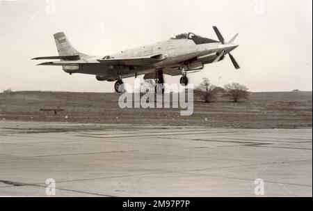 The first McDonnell XF-88 Voodoo, 46-525, after modification to the XF-88B, lands at Lambert-St Louis Municipal Airport at the end of it first post-modification flight, 14 April 1953. Stock Photo