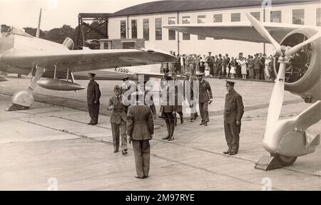 King Edward VIII and the Duke of York inspect the pre-production Vickers Wellesley, K7556, left and the first prototype Westland Lysander, K6127, at Martlesham Heath on 8 July 1936. Stock Photo