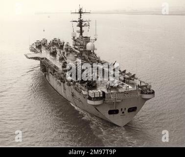 USS Guam (LPH-9), an Iwo Jima-class amphibious assault ship. Stock Photo