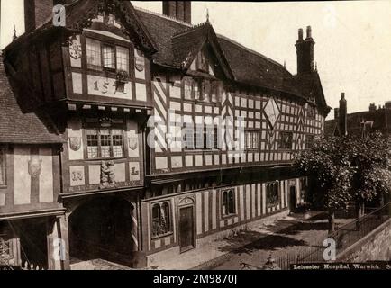 Lord Leycester Hospital, High Street, Warwick, West Midlands, a retirement home for ex-servicemen, founded by the First Earl of Leicester in 1571. Stock Photo