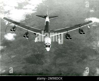 Boeing B-52H Stratofortress carrying two North American GAM-77 Hound Dog air-to-ground missiles. Stock Photo